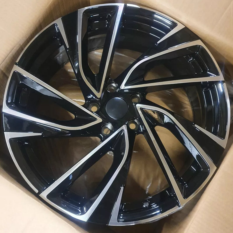 18" Adelaide Style Alloy Wheels - Gloss Black Polished | Audi, VW