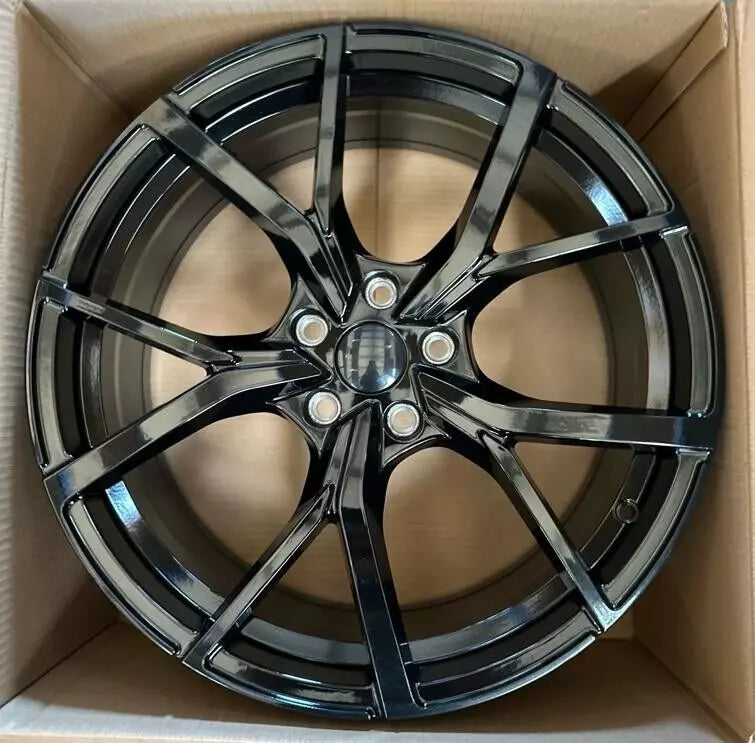 18" VW Golf R 2021 Estoril Style Alloy Wheels