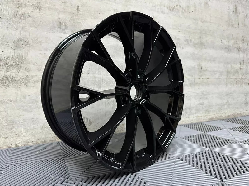 18" VW Golf R Warmenau Style Alloy Wheels Gloss Black | OMI Wheels