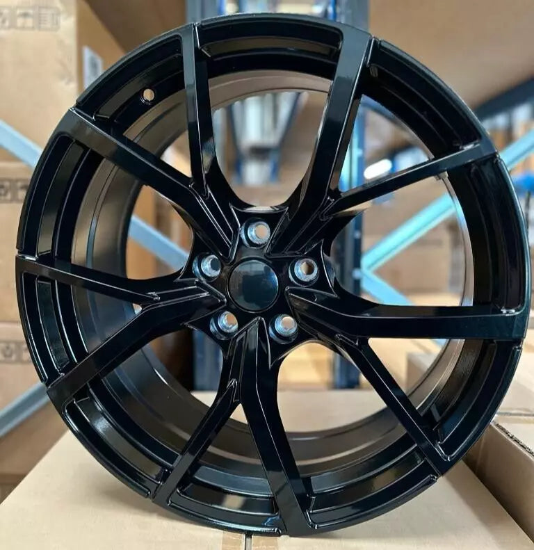 18" VW Golf R 2021 Estoril Alloy Wheels